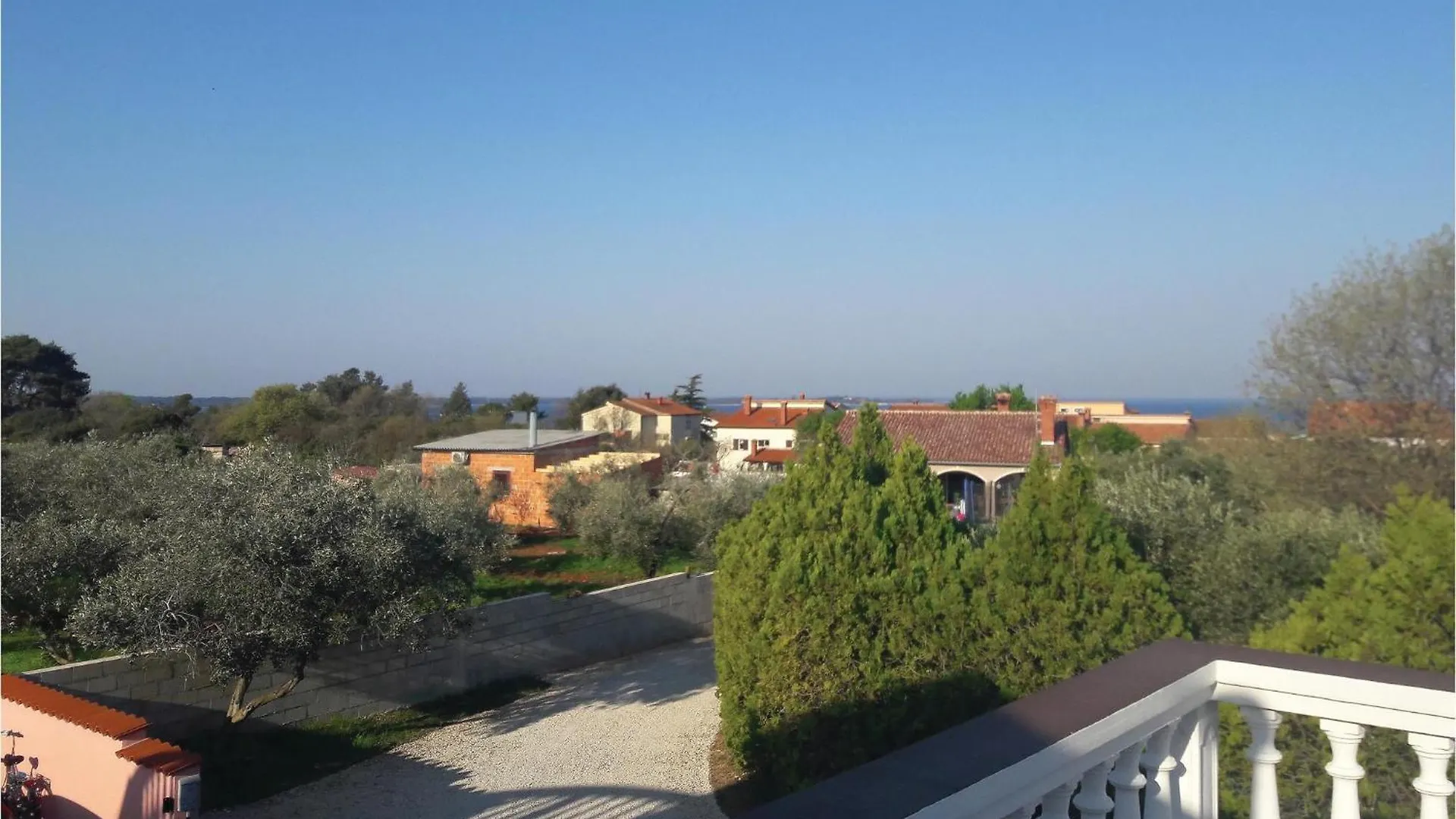 2 Bedroom Gorgeous Apartment In Peroj