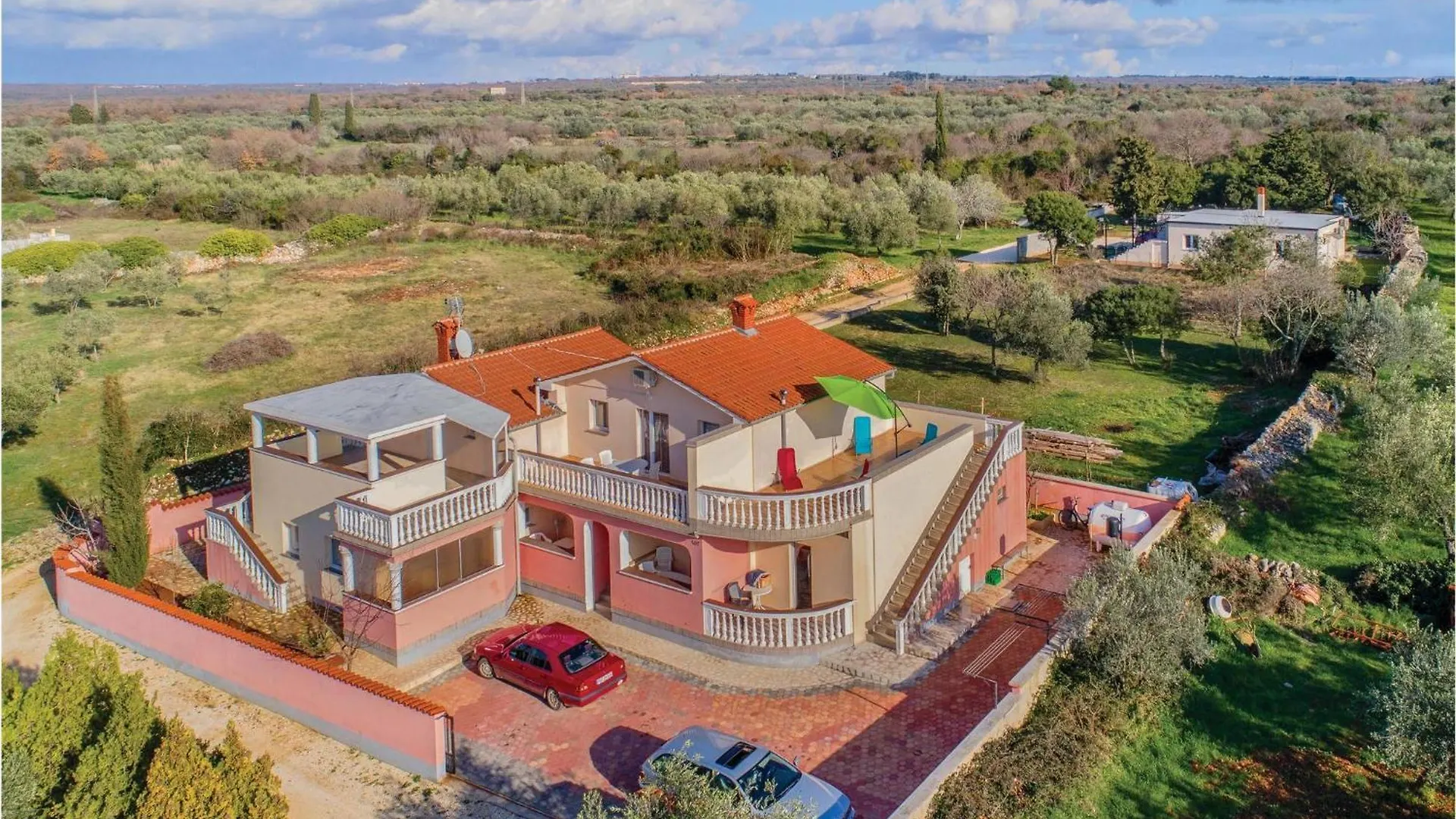 2 Bedroom Gorgeous Apartment In بيروغ